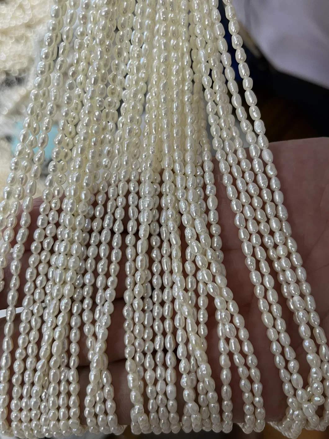 Wholesale 2-3mm White Rice Freshwater Pearl Strands Custom Fashion Jewelry Making